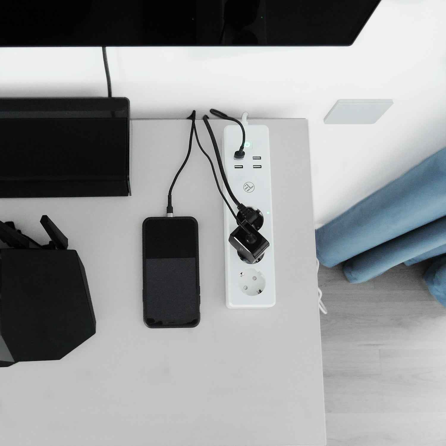 WiFi Power Strip 3 Outlets 4 USB 2200W 10A - TELLUR